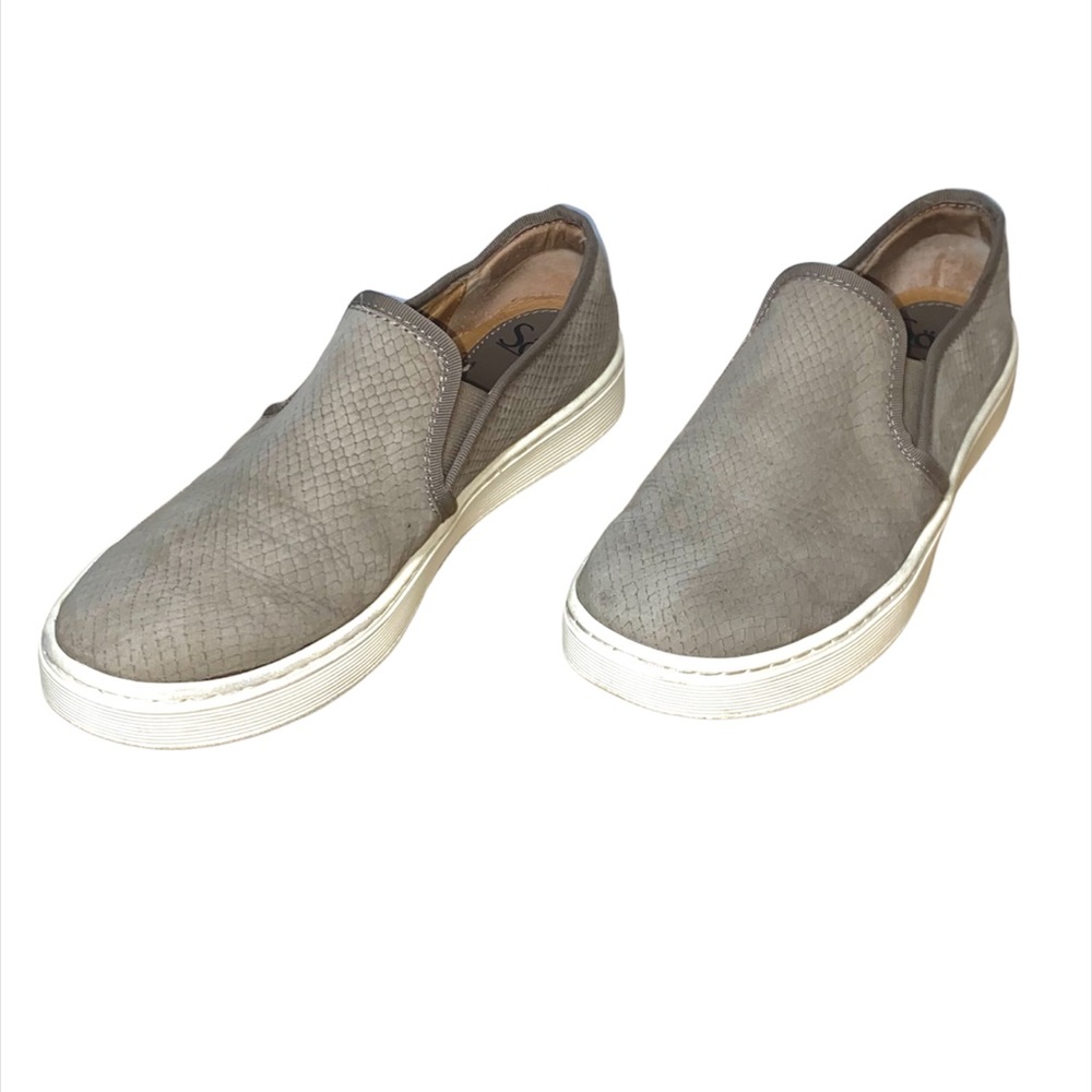 ~~~SOLD~~~ Sofft Somersault Slip-On Sneaker, Size 8 - Picture 14 of 16